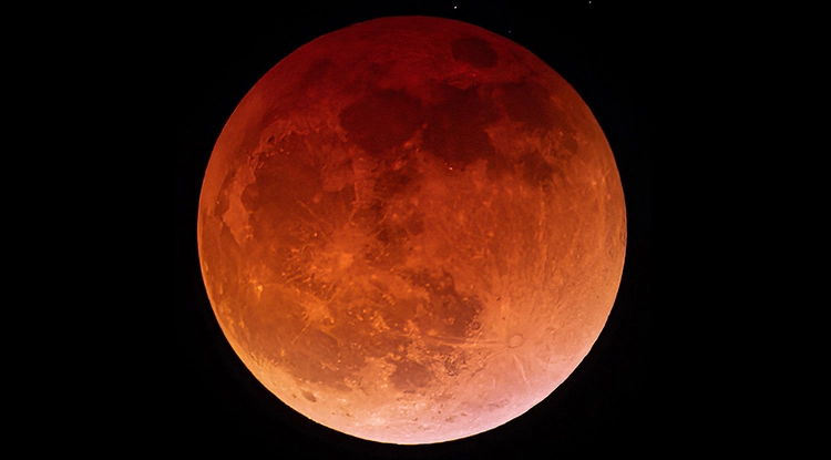 Free Planetarium Show "Blood Moon: Total Lunar Eclipse"