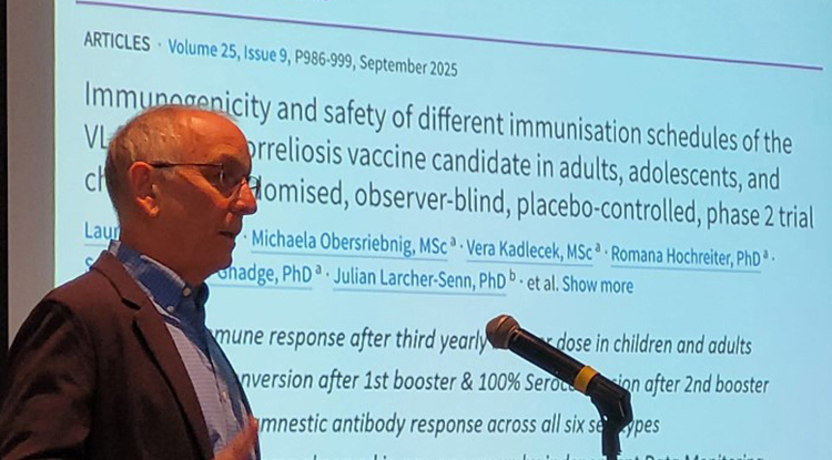 Simmons Presents at Pennsylvania Vector Control Association Meeting