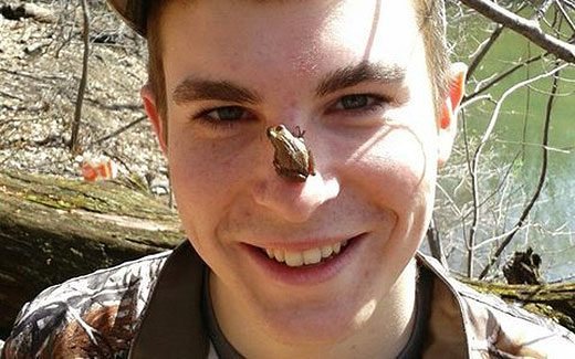 Jesse Hoak with a frog on his nose