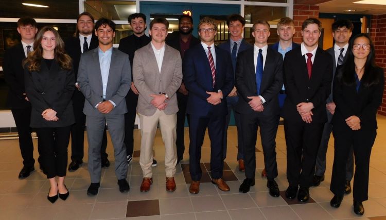 Photo o f the FIEC New SMIP Leaders and Outgoing Leaders