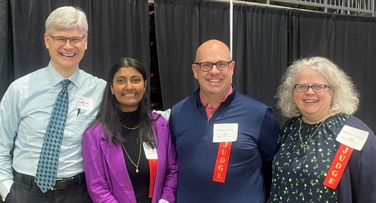 Jim Jozefowicz, Shagufta Haque ’25, Mike Secrist ’95, and Stephanie Jozefowicz