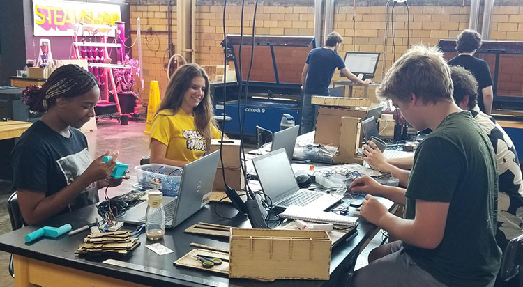 Cook Honors College Hosts “Design, Build, Play”