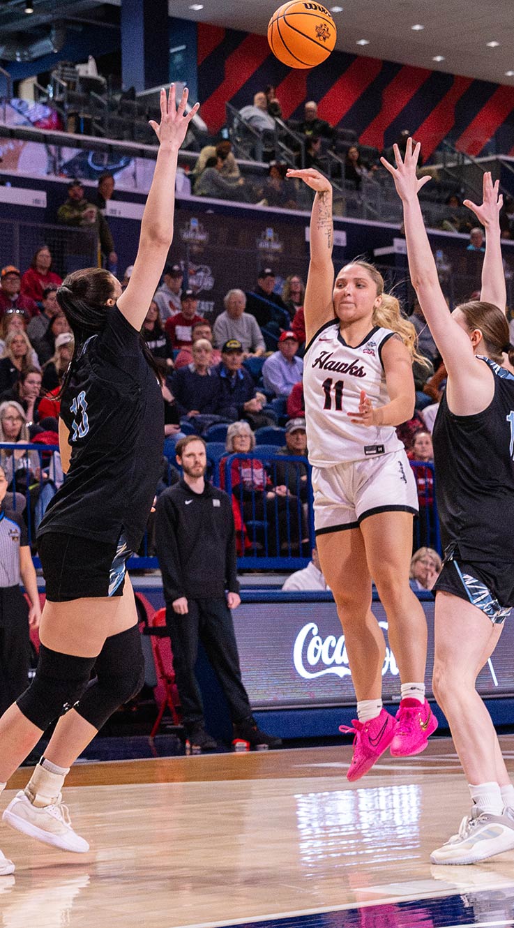 Crimson Hawks guard/forward Ellie Wilkerso