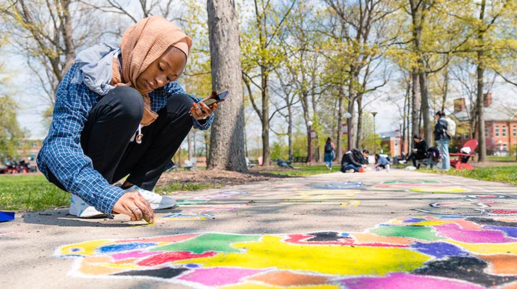 Annual Sidewalk Commentary Contest Planned for April 30