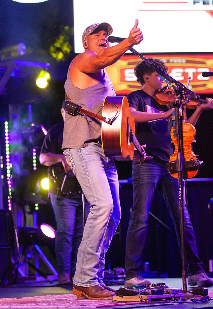 Chris Higbee in concert