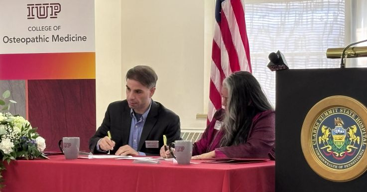 Founding Dean of IUP College of Osteopathic Medicine Miko Rose and Founding Associate Dean for Clinical Affairs and Graduate Education Ryan Smith