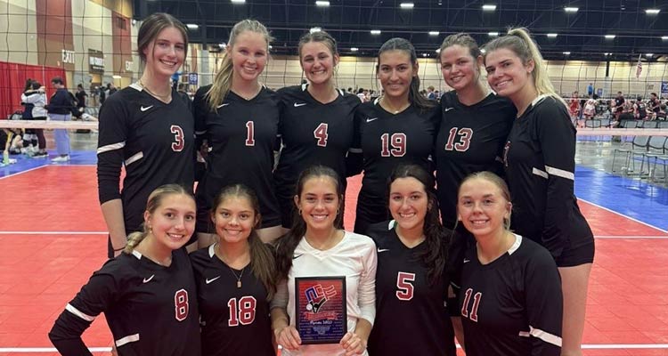 Women’s Club Volleyball Earns National Title
