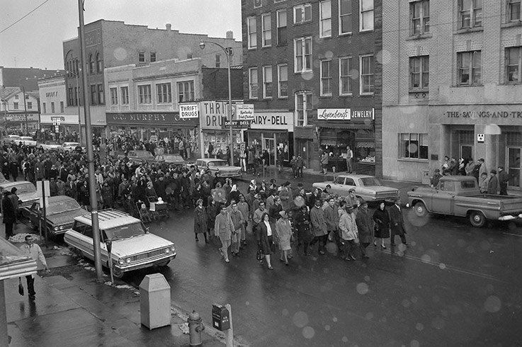 On March 15, 1965, more than 400 participated in a march for civil rights on Philadelphia Street. At the courthouse, they held a service for James Reeb, a minister and activist killed during a demonstration in Selma, Alabama. (Photo by Willis Bechtel, Indiana Evening Gazette)