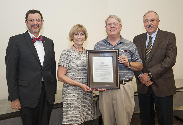 Tim Cejka and Debra Phillips Cejka honored with planetarium and science atrium naming