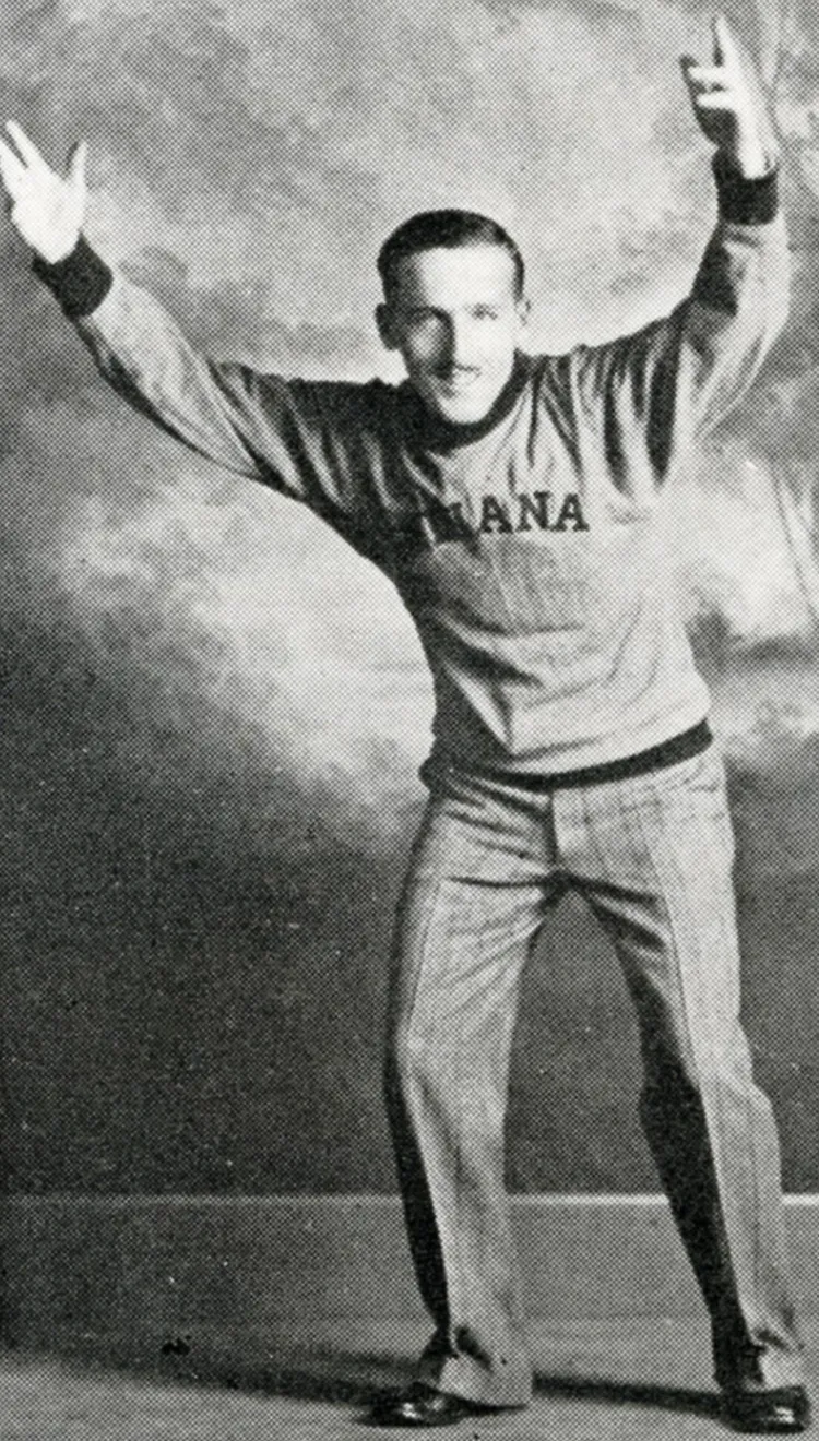 Head cheerleader, 1928