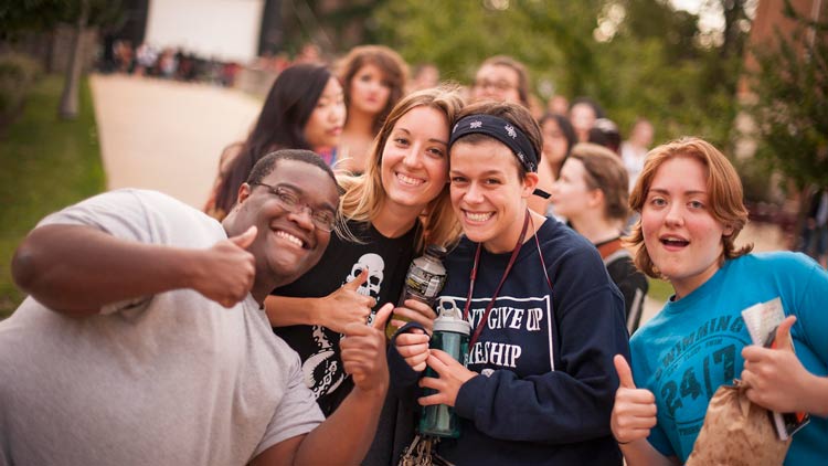 Group of students on move-in day