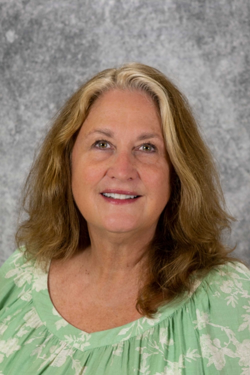headshot of Kelli Paquette