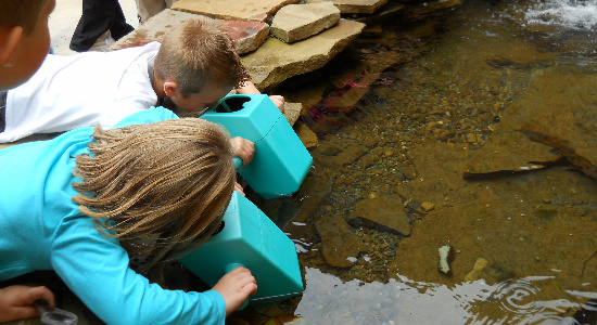 kids fishing