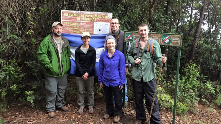 Dr. Townsend and IUP students stand at the summit of Cerro de Las Minas in Honduras
