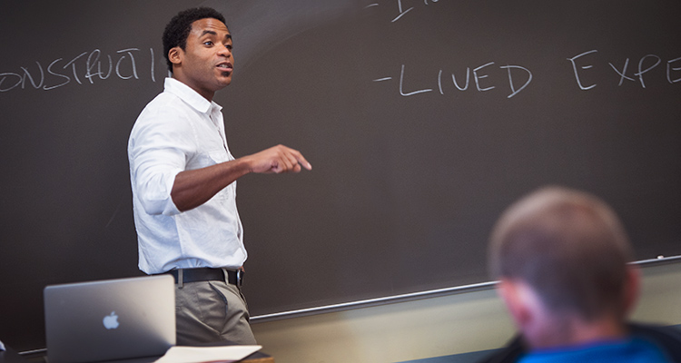 A professor teaches a Pan-African Studies class.