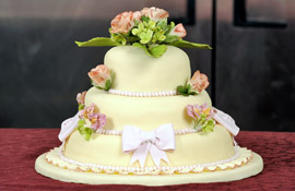Award-winning competition cake with fondant frosting and gum paste flowers